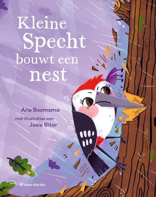 Kleine specht bouwt een nest